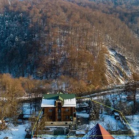 Деревянный коттедж Mrija Яремча