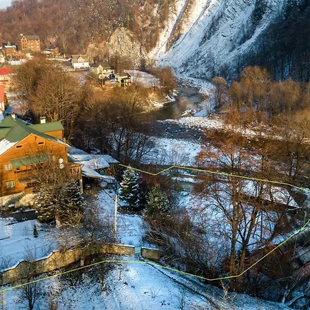 Mrija Lodge Jaremtsje